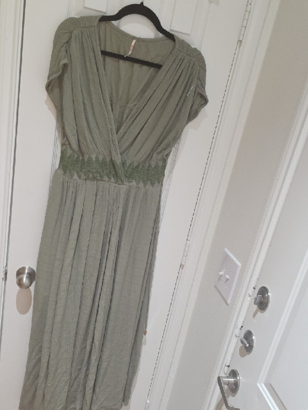 Free People Devon Midi Maxi Smocked Sage Green Dress Size L *tiny hole on back - Picture 2 of 10
